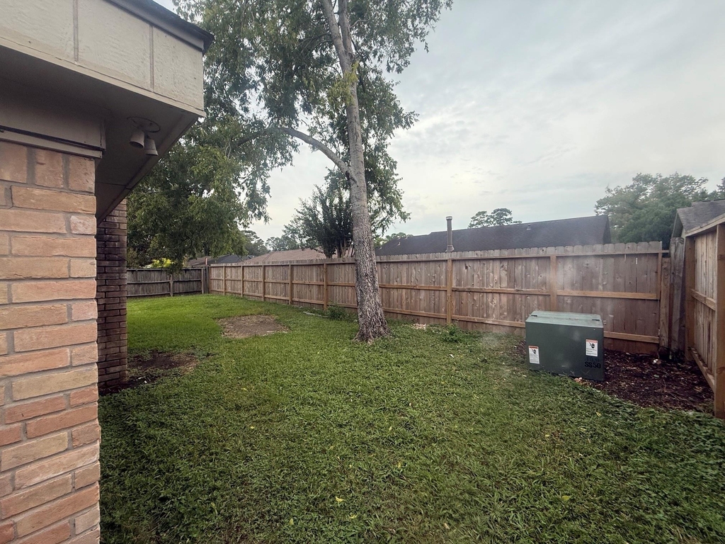 7839 Vernwood Street - Photo 4