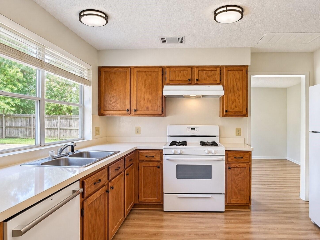 5023 Cotter Lake Drive - Photo 3