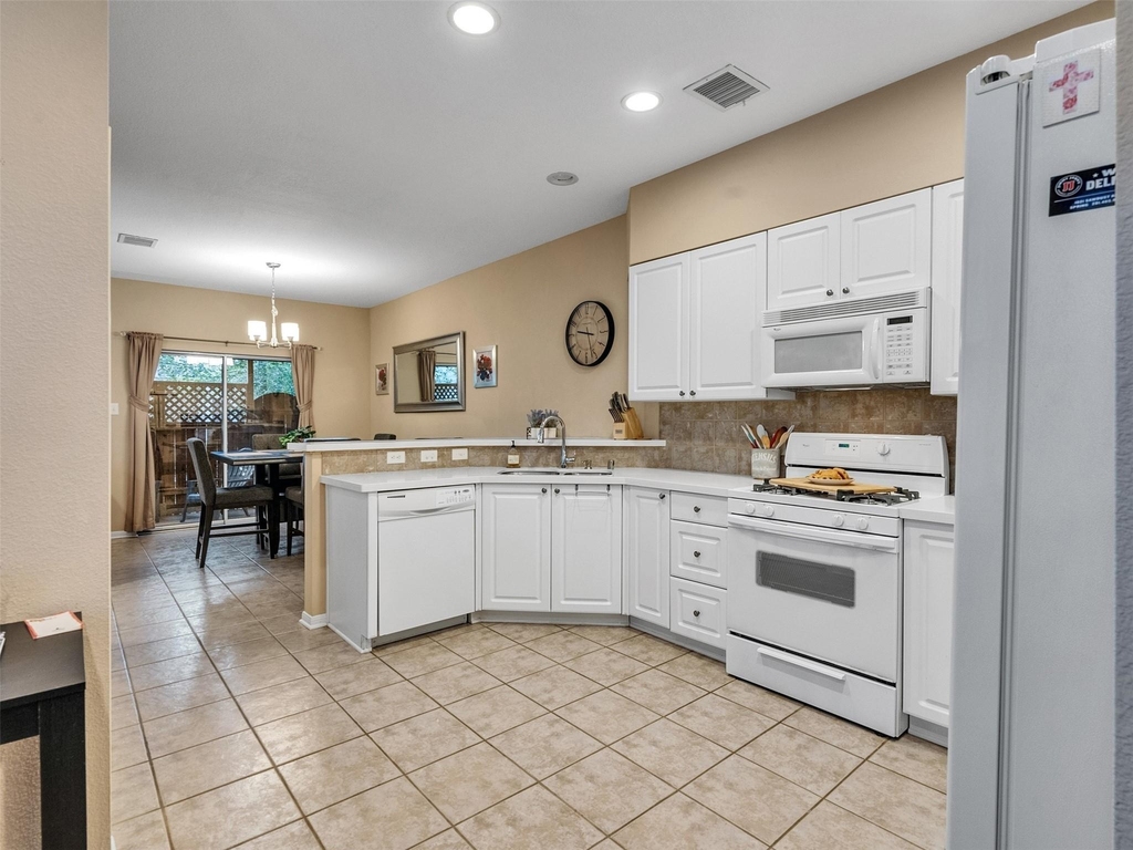 83 Scarlet Woods Court - Photo 12