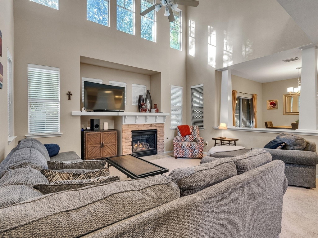 83 Scarlet Woods Court - Photo 0