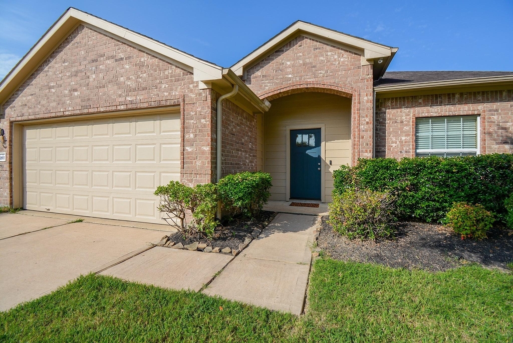 18111 Cypress Mist Court - Photo 2