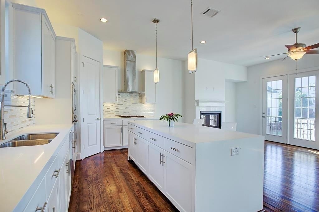 1120 Columbus Street - Photo 3