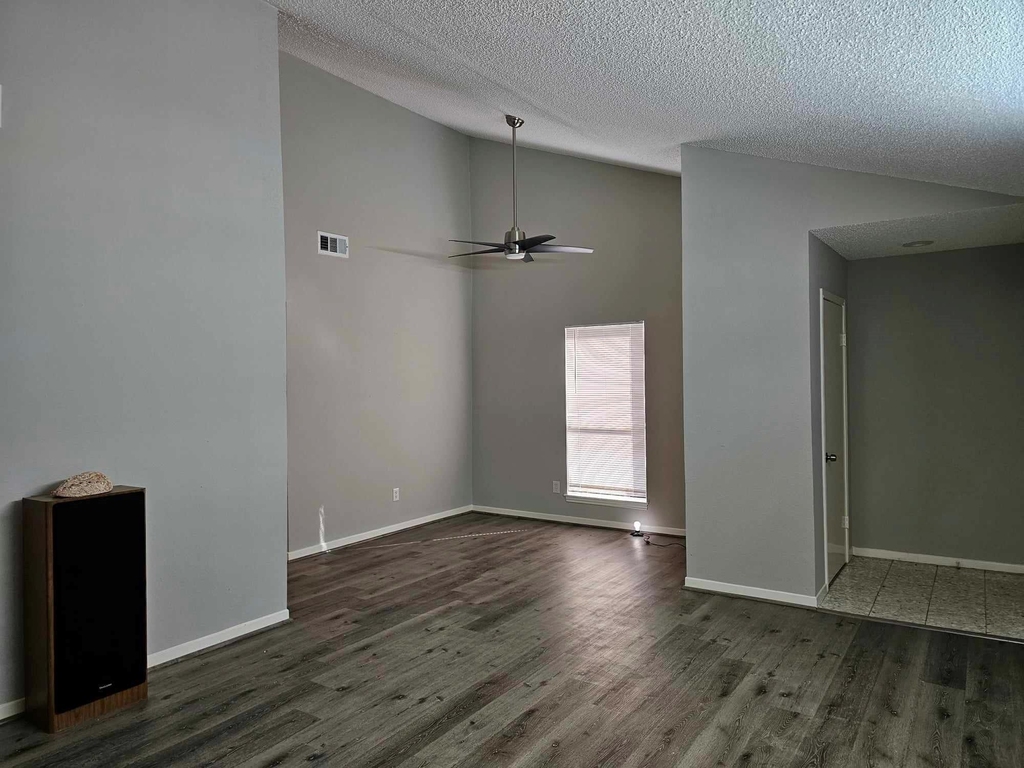 7887 Kendalia Drive - Photo 4