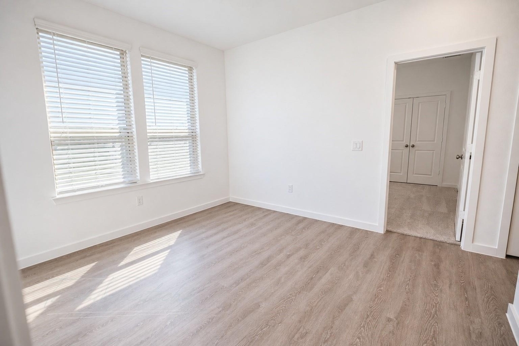 18110 Velaris Way - Photo 14