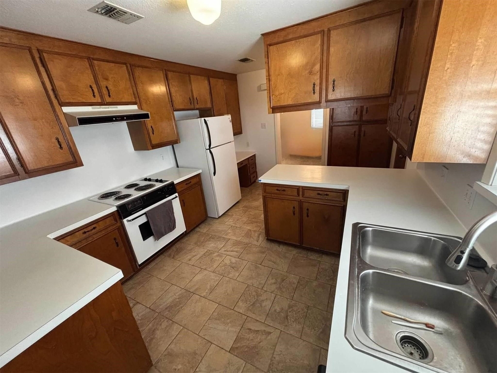 611 Todd Street - Photo 7