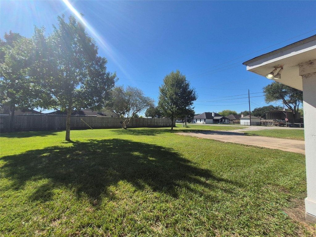 611 Todd Street - Photo 2