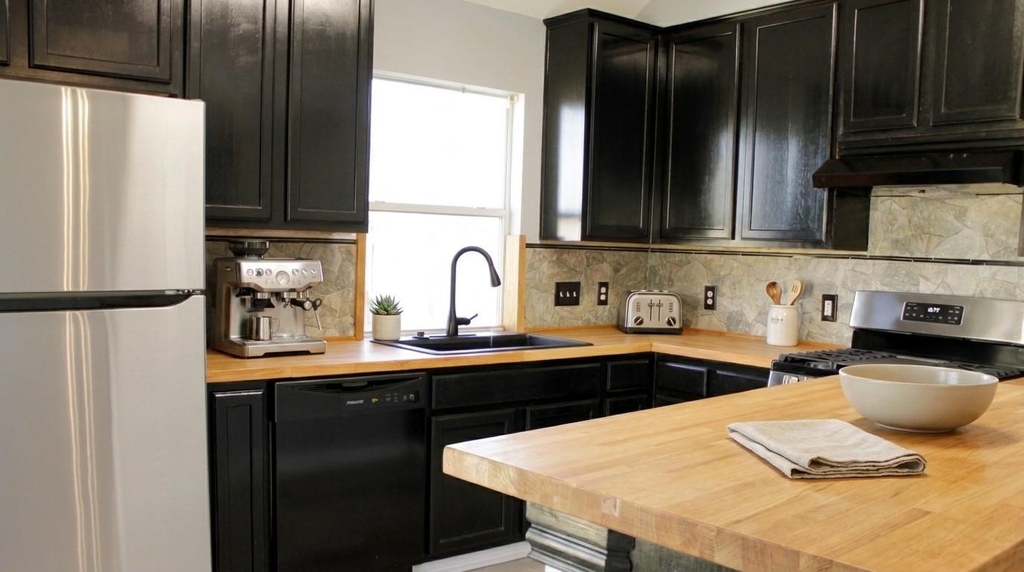 4031 Raspberry Court - Photo 8