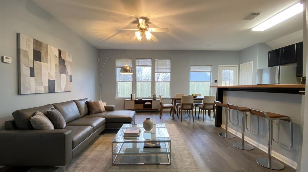4031 Raspberry Court - Photo 3