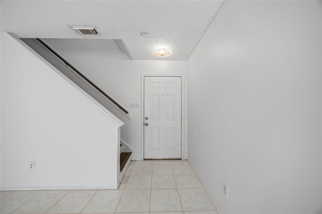 9219 Belle Glen Drive - Photo 2