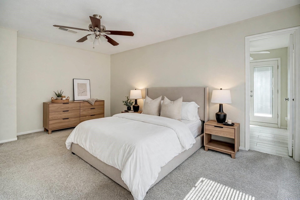 800 Country Place Drive - Photo 2