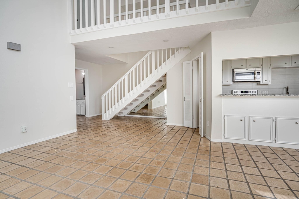 800 Country Place Drive - Photo 17