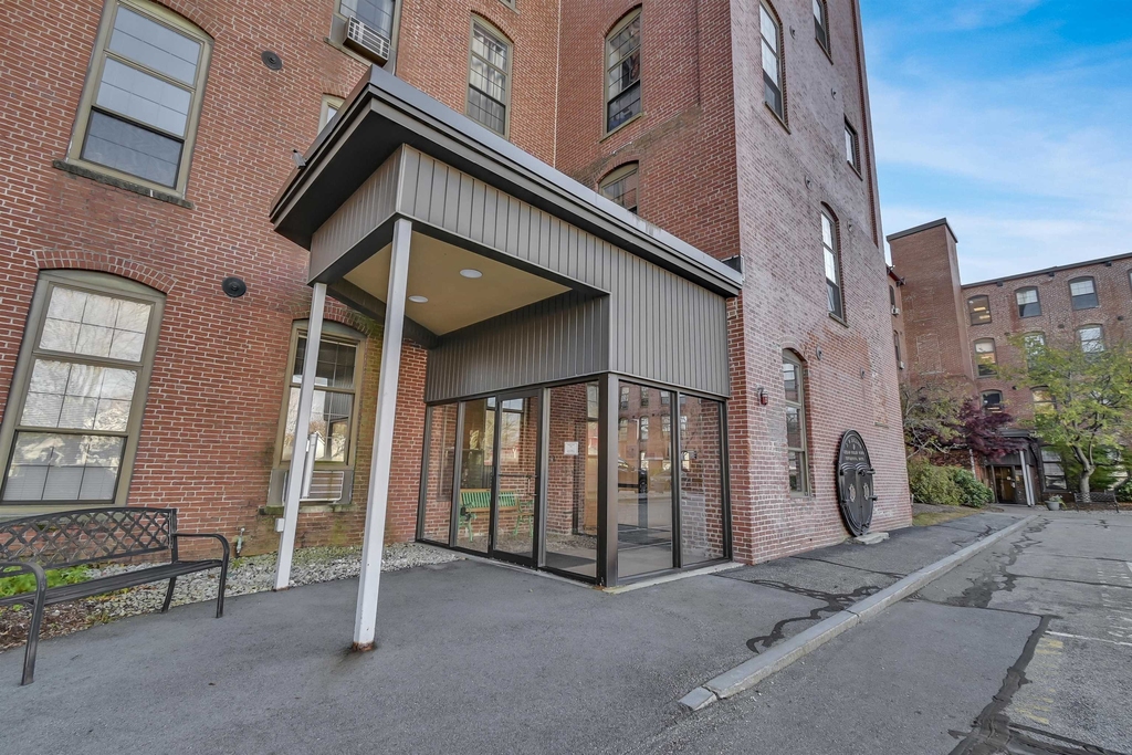 156 Front - Photo 14