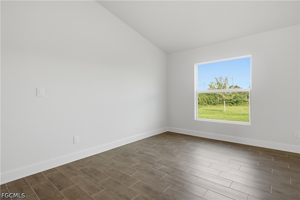 1135 Nw 8th Place - Photo 7