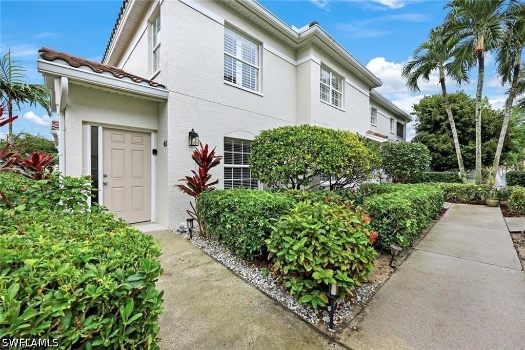 6914 Satinleaf Road N - Photo 1
