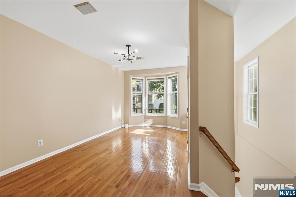 448 Hartford - Photo 3