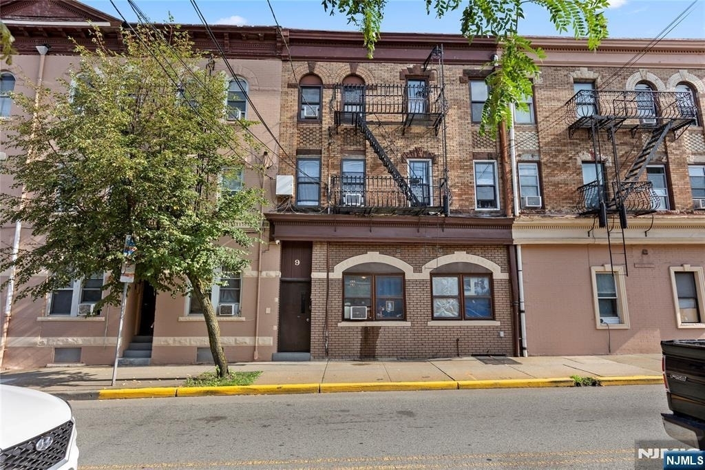 9 Monroe - Photo 16