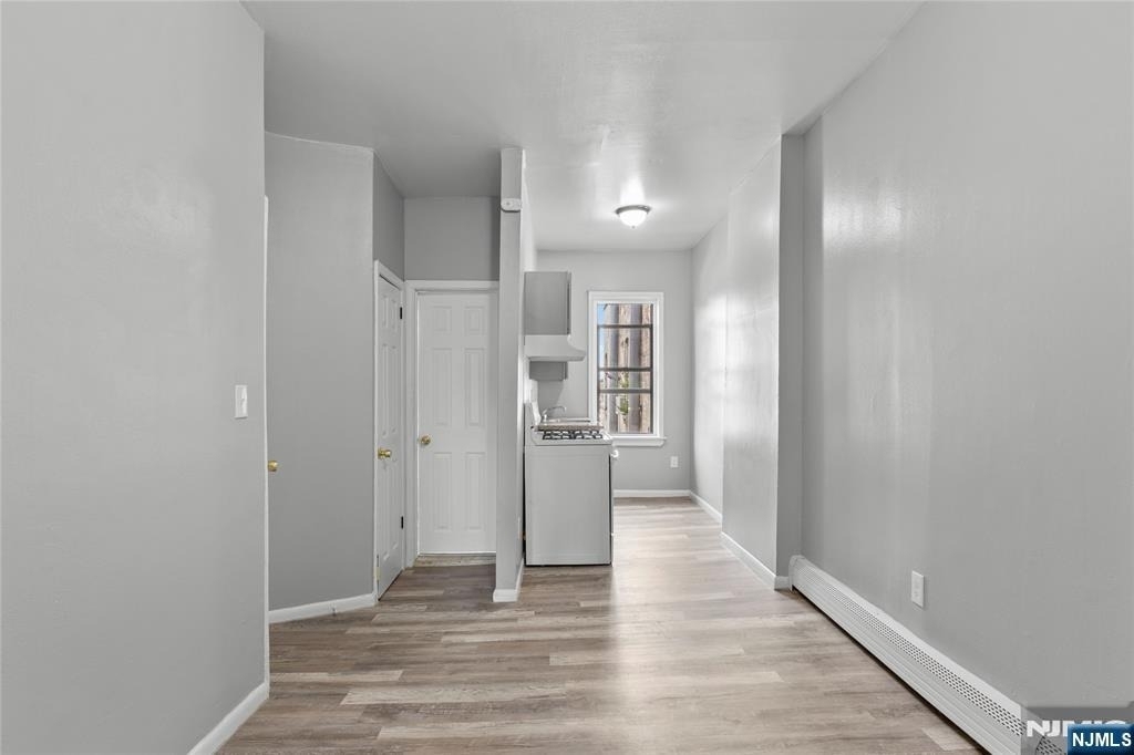 9 Monroe - Photo 1