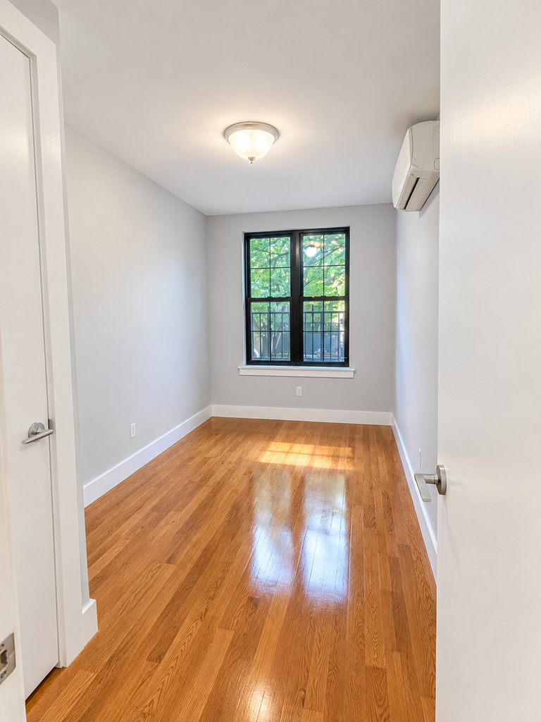 81 Carlton Avenue - Photo 5