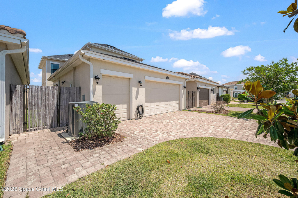 8048 Gullen Drive - Photo 3