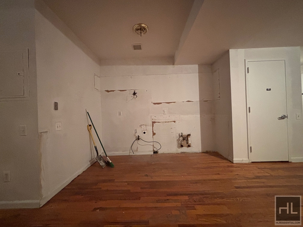West 73rd Street - Photo 4