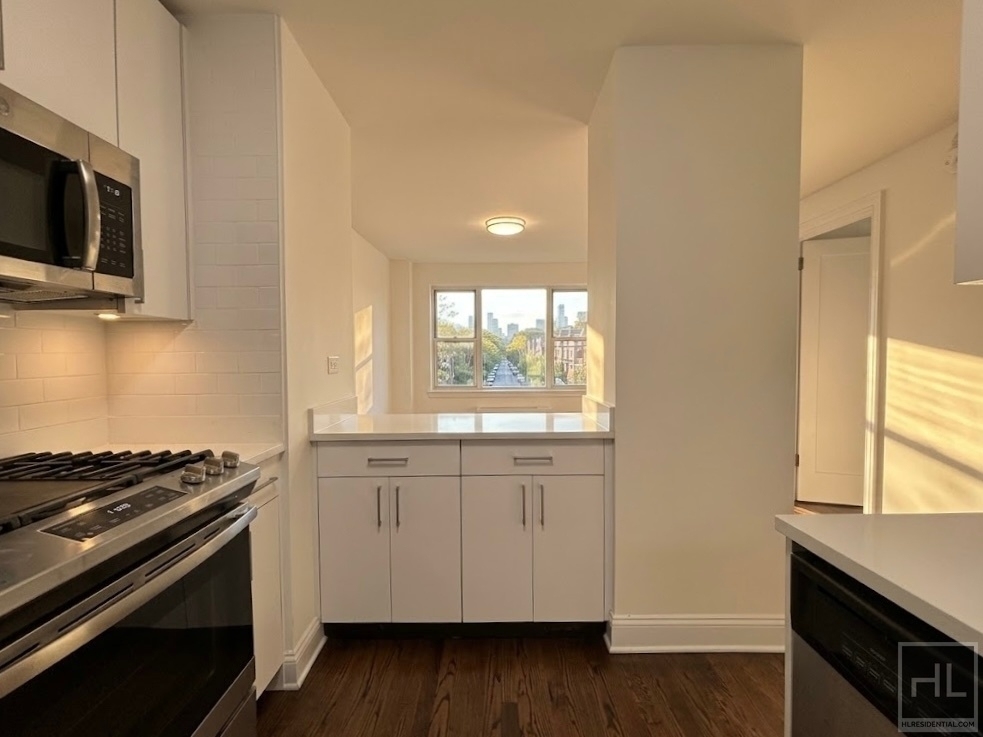 East 16 Avenue - Photo 1