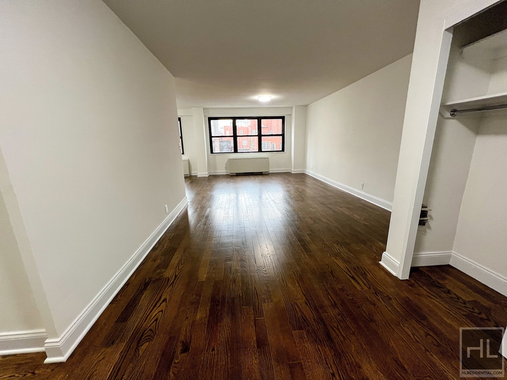 E 88th St - Photo 0