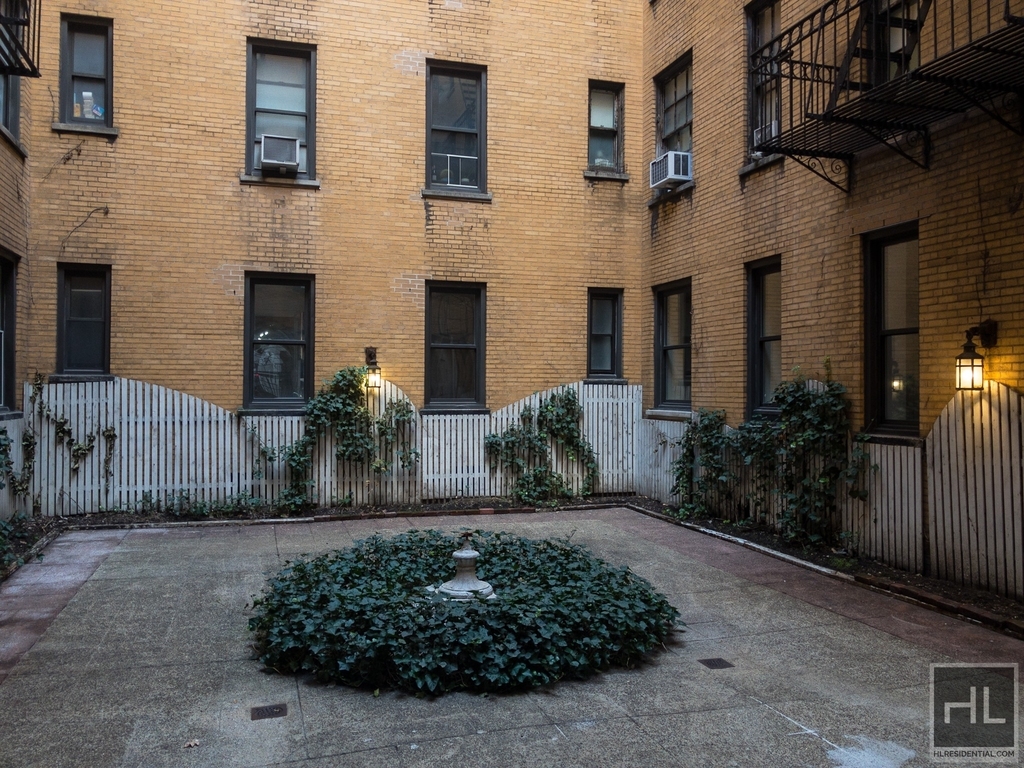 West 45 Street - Photo 2