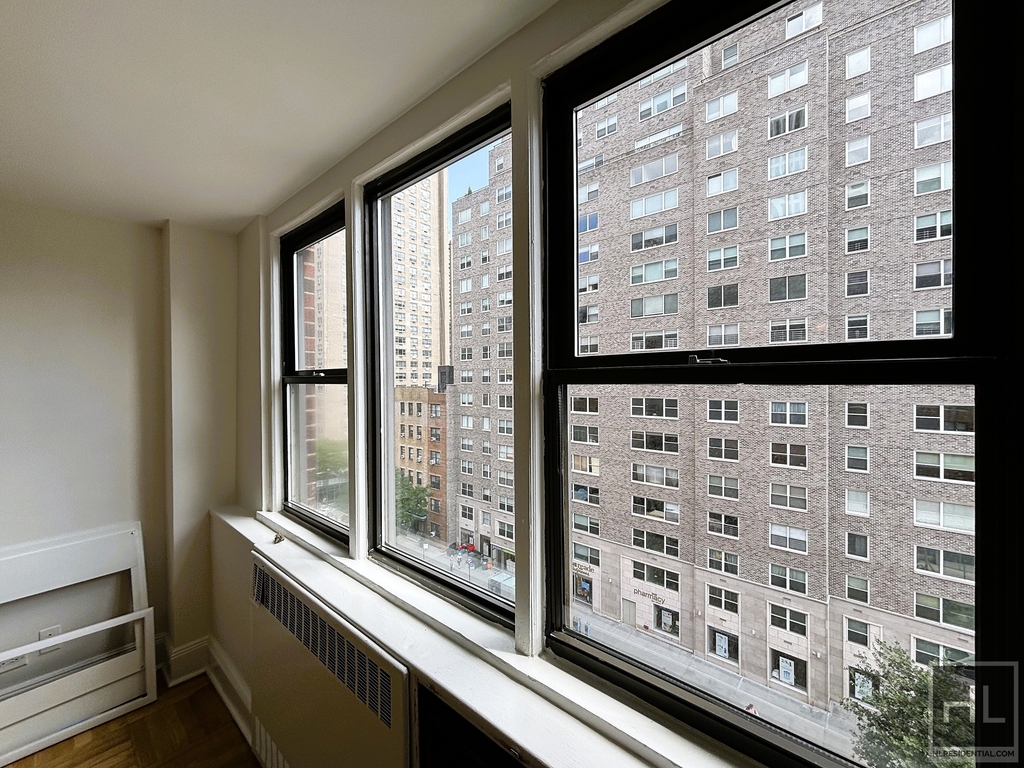East 79th Street - Photo 5