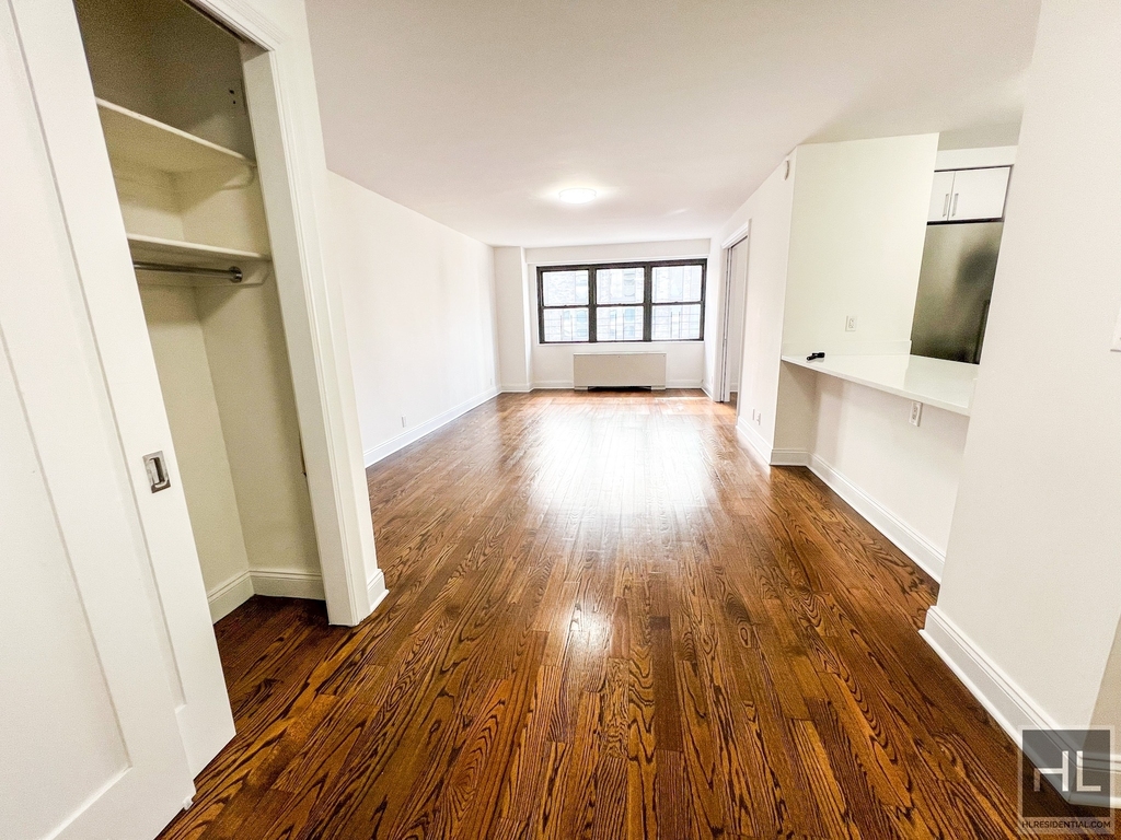 East 89th Street - Photo 0