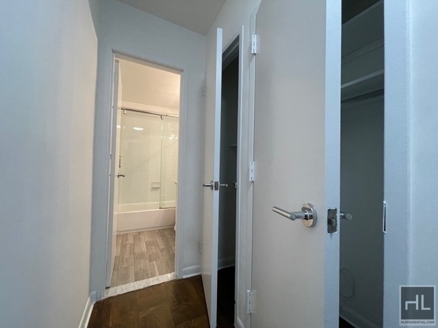 East 56 Street - Photo 2