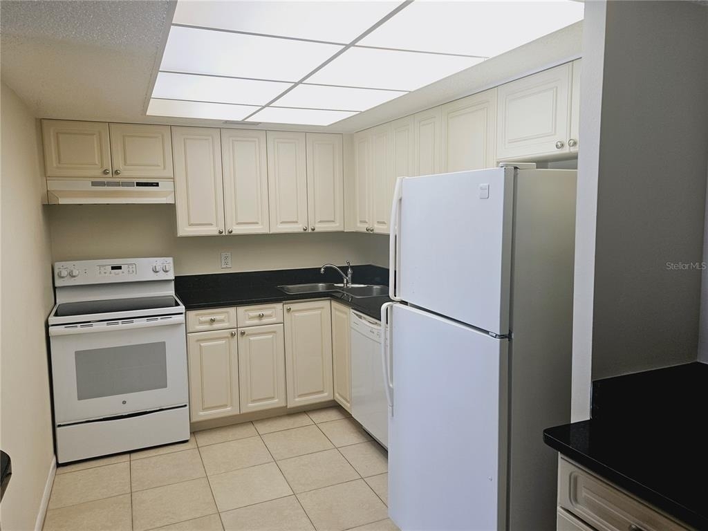 855 Bay Way Boulevard - Photo 14