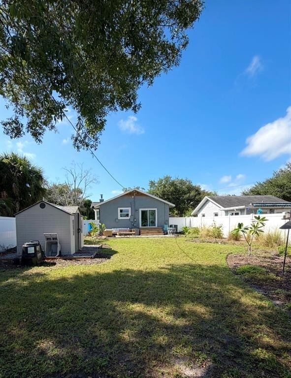4623 Iris Street N - Photo 30