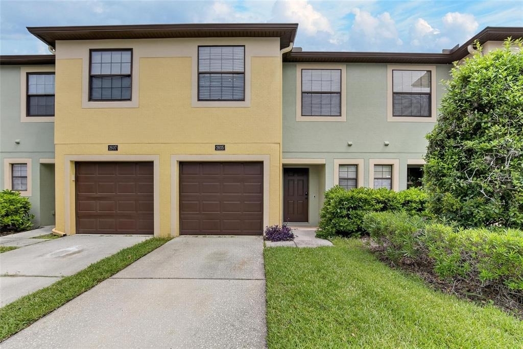 2605 Oleander Lakes Drive - Photo 0