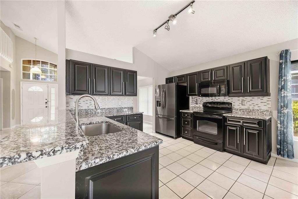 2211 Mallory Circle - Photo 10