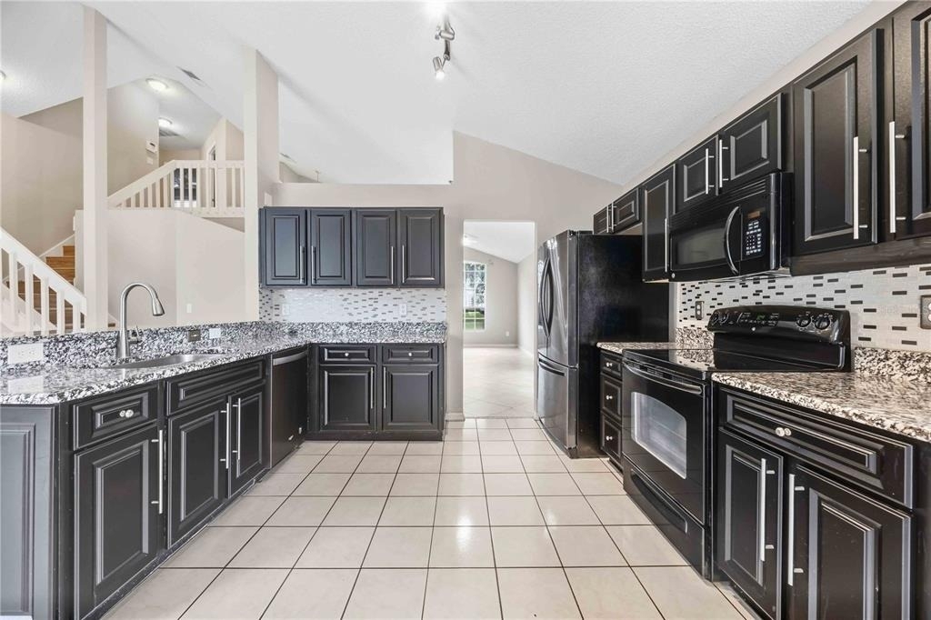 2211 Mallory Circle - Photo 11