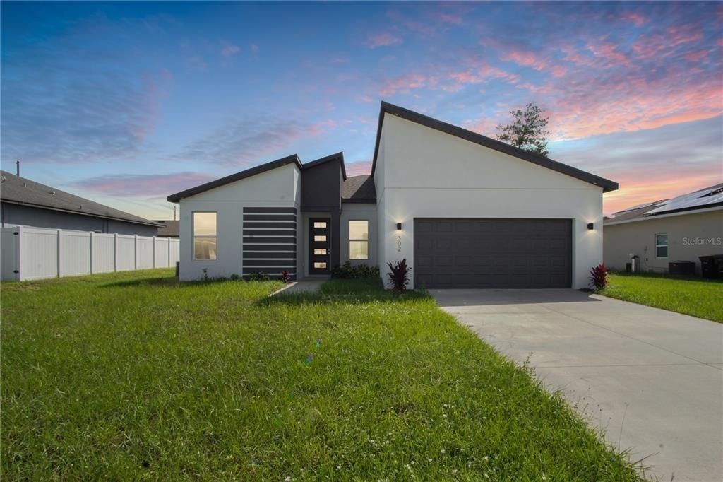 302 Elderberry Court - Photo 1