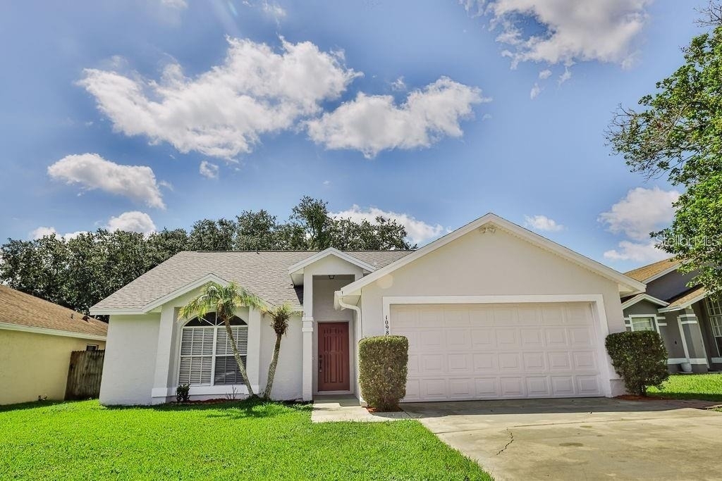 1098 Sugarberry Trail - Photo 0