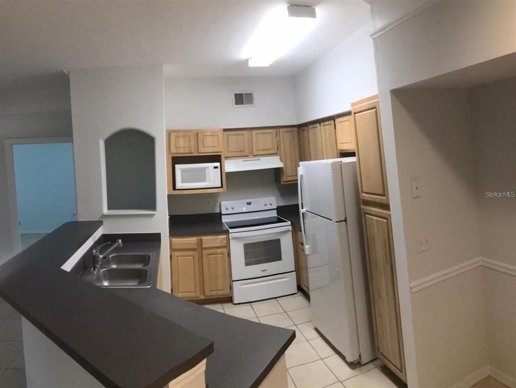 6627 Queens Borough Avenue - Photo 4