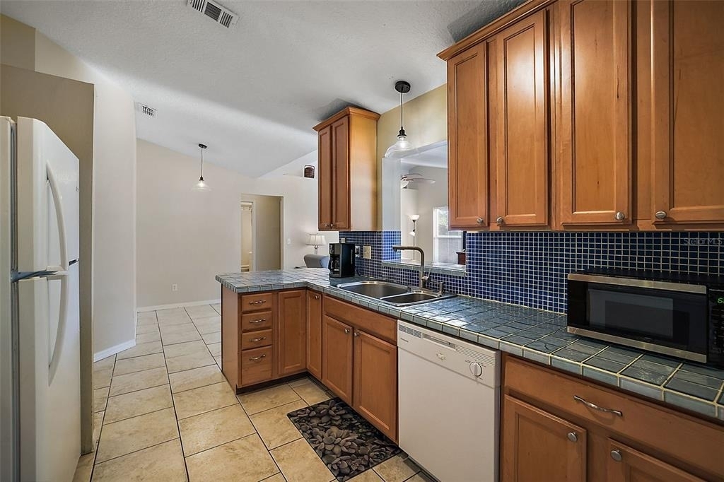 1020 High Ridge Ct - Photo 18
