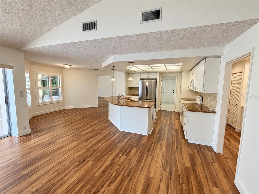 4871 Winterhaven Drive - Photo 4
