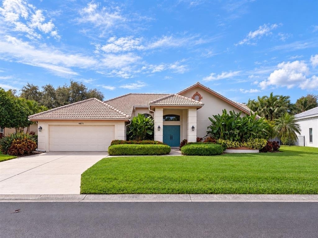 4871 Winterhaven Drive - Photo 0