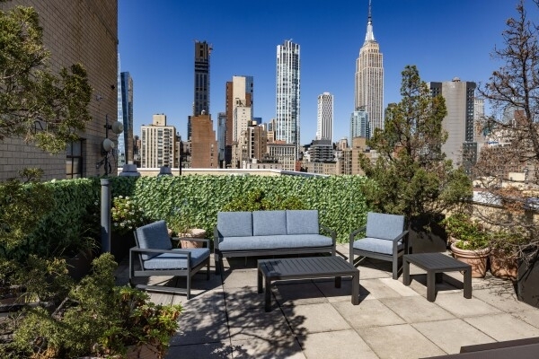 East 29th Street - Photo 5