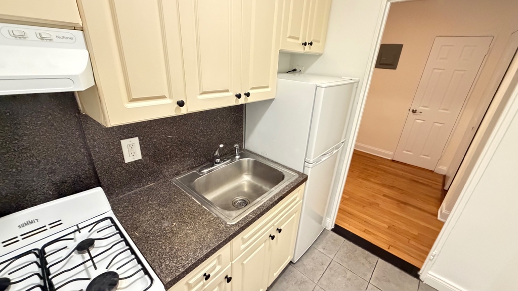 34-41 77th Street - Photo 5
