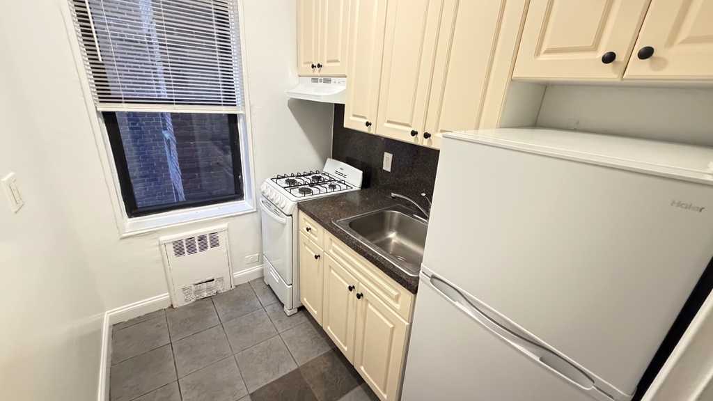 34-41 77th Street - Photo 3