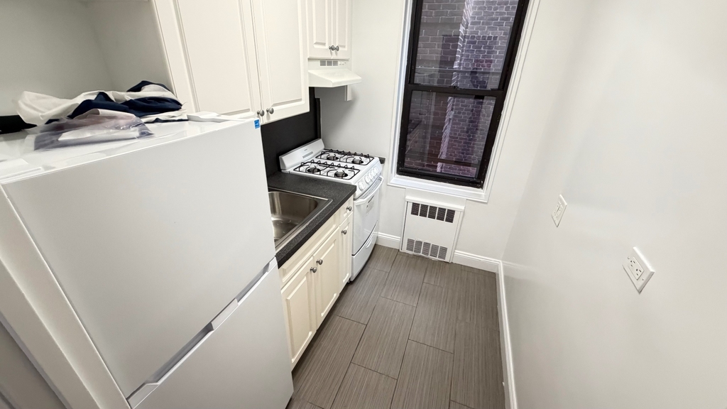 34-21 77th Street - Photo 3