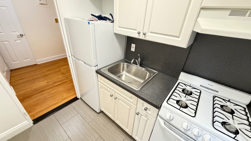 34-21 77th Street - Photo 5