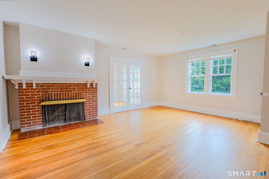 219 Jordan Lane - Photo 4