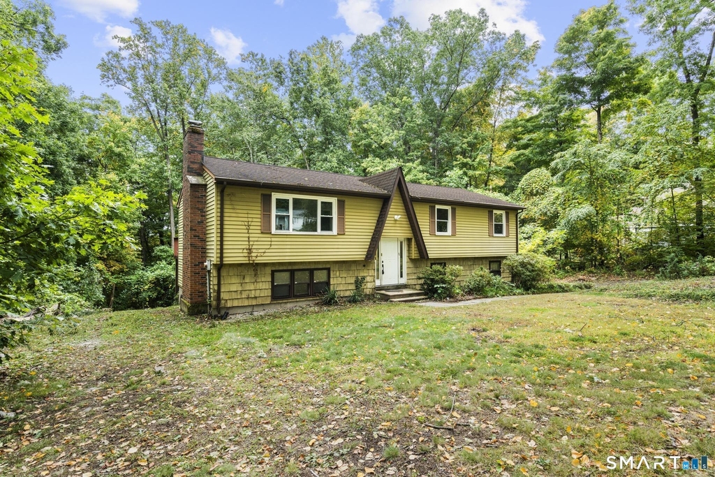 32 Woodhaven Drive - Photo 2