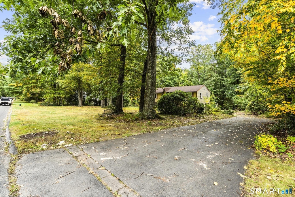 32 Woodhaven Drive - Photo 3