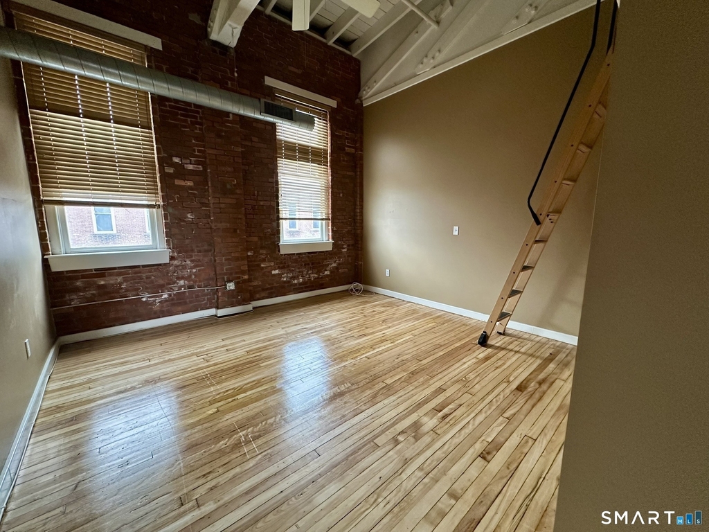 325 Lafayette Street - Photo 9